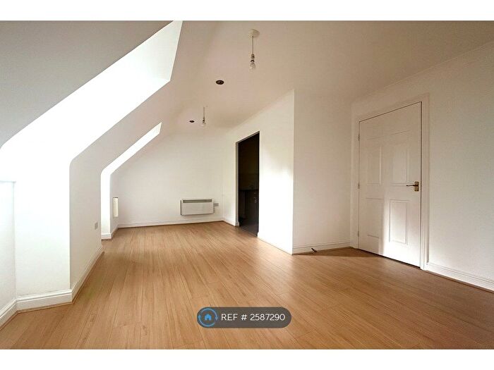 2 Bedroom Flat To Rent In Stagshaw Close, Maidstone, ME15