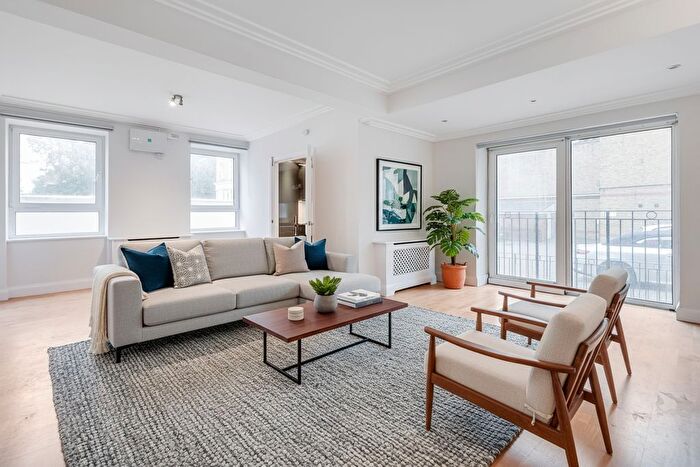 2 Bedroom Flat To Rent In Brittany House, Upper Richmond Road, SW15