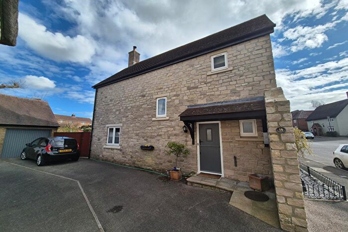 3 Bedroom Semi-Detached House For Sale In Marksmead, DT8