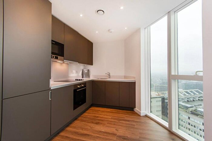 2 Bedroom Flat To Rent In Saffron Central Square, East Croydon, Croydon, CR0
