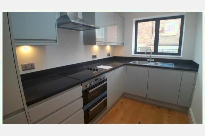 2 Bedroom Flat To Rent In Addington Road, South Croydon, CR2