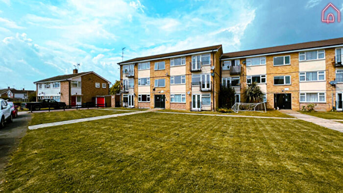 2 Bedroom Flat To Rent In Worcester Drive Worcester Drive, Rayleigh, SS6