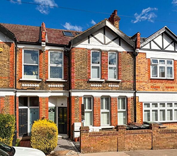 2 Bedroom Flat For Sale In Longhurst Road, London, SE13