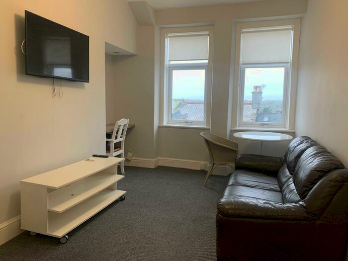 1 Bedroom Apartment To Rent In Houndiscombe Road, Flat, PL4
