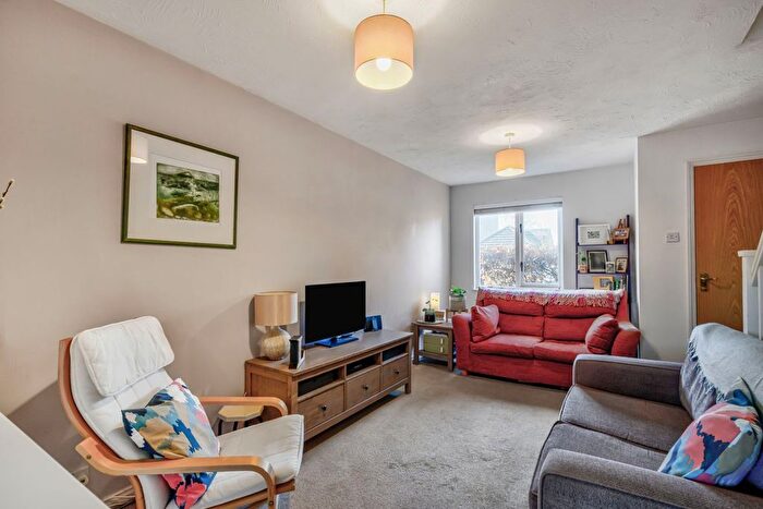 2 Bedroom Terraced House For Sale In Peartree Avenue, Earlsfield, London, SW17
