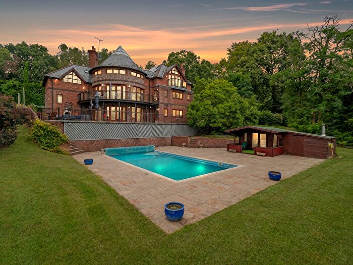 5 Bedroom Detached House For Sale In Bishops Lane Shirrell Heath Southampton, Hampshire, SO32