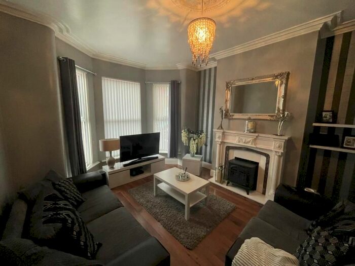 4 Bedroom End Of Terrace House To Rent In Birdhurst Road, South Croydon, CR2