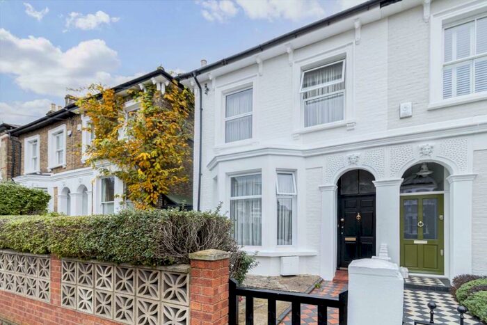 3 Bedroom House To Rent In Endlesham Road, Balham, SW12