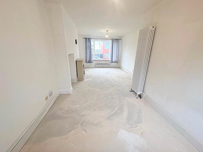 3 Bedroom End Of Terrace House For Sale In Wentworth Gardens, Exeter, EX4