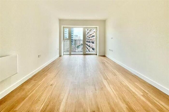 2 Bedroom Flat For Sale In Fairbank House, Beaufort Square, NW9