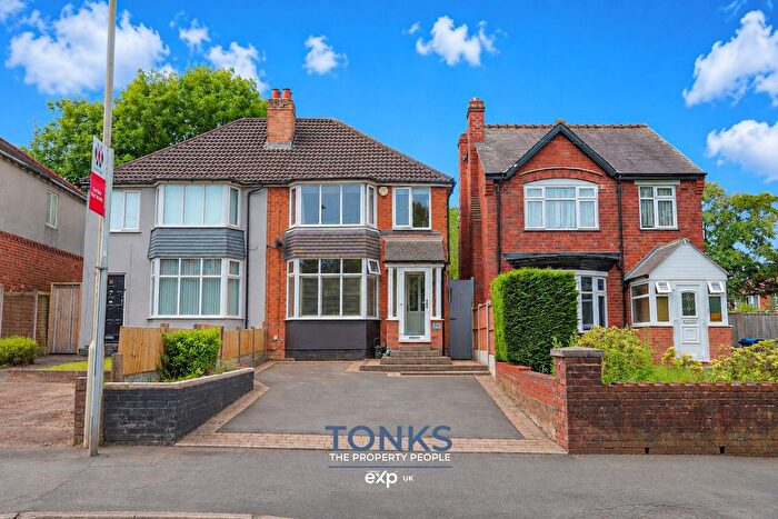 3 Bedroom Semi-Detached House For Sale In Narrow Lane, Halesowen, B62