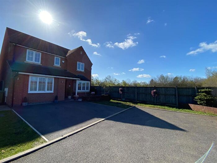 4 Bedroom Detached House For Sale In Thorpe Downs Road, Church Gresley, Swadlincote, DE11