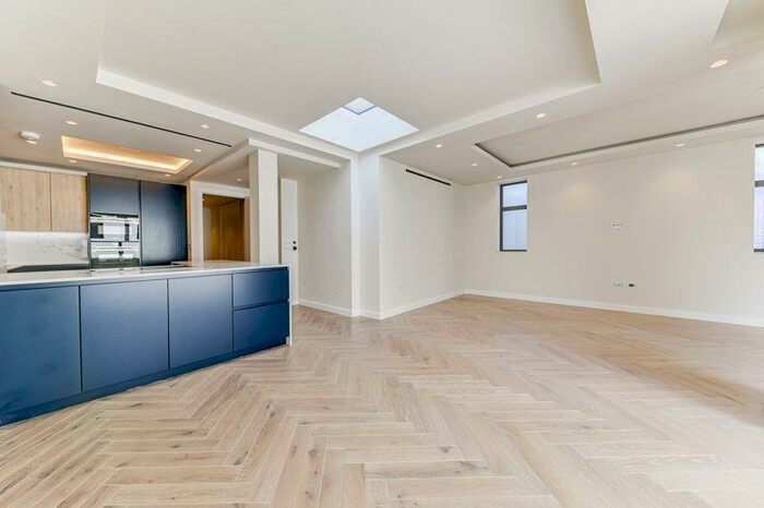 2 Bedroom Apartment To Rent In Regents Park Road, Finchley, N3