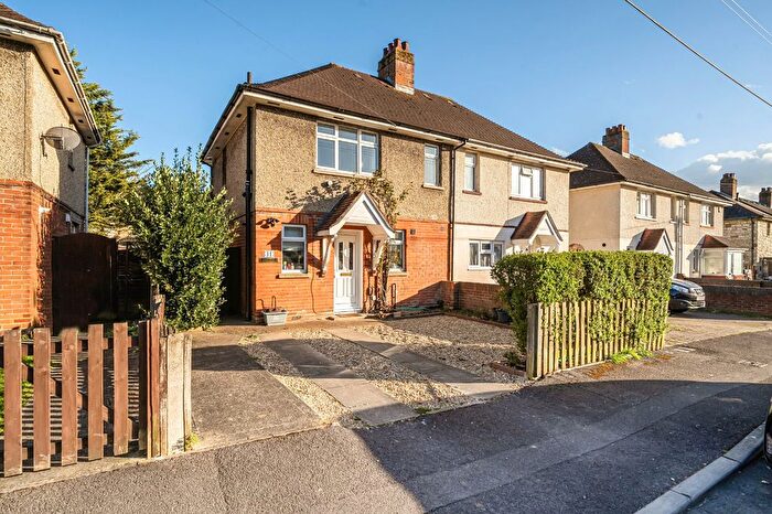 3 Bedroom Semi Detached House For Sale In Magnolia Road, Merryoak, Southampton, Hampshire, SO19