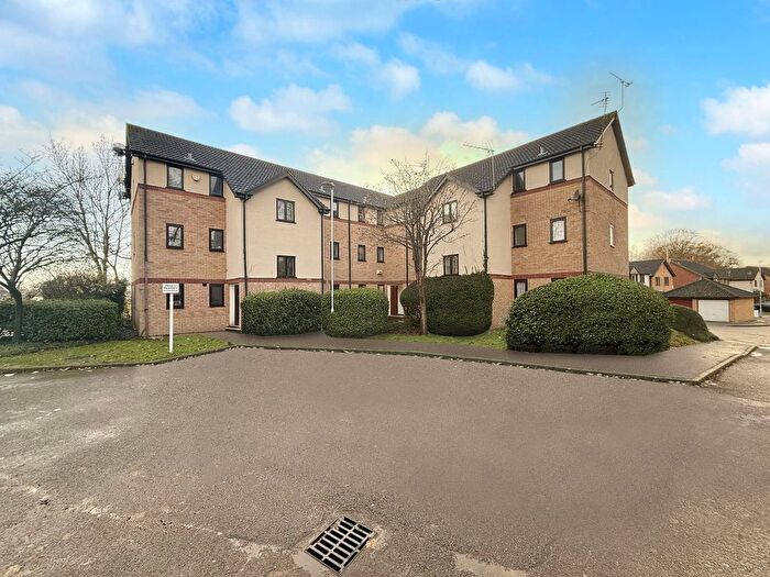1 Bedroom Property For Sale In Studio Flat, Bullrush Grove, Uxbridge, UB8