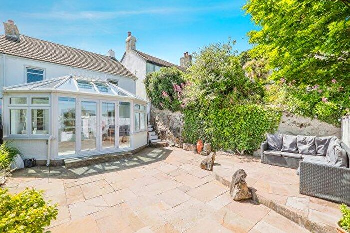 3 Bedroom Property To Rent In Fern Glen, St. Ives, TR26