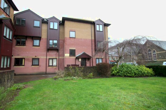 2 Bedroom Flat To Rent In Woodward Road, Cross Keys, Newport, NP11