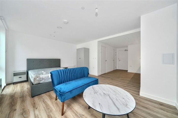 Studio To Rent In Viva Court, Kimpton Road, Luton, LU2