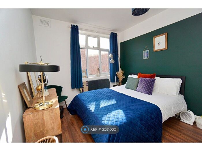 3 Bedroom Flat To Rent In Seven Sisters Road, London, N4