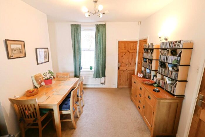 2 Bedroom Terraced House For Sale In Salop Road, Wrexham, LL13 - Photo 3