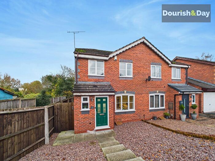 3 Bedroom Semi Detached House For Sale In The Ridgeway, Stafford, ST16
