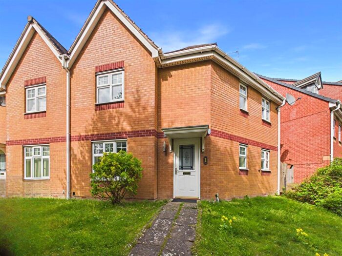 3 Bedroom Terraced House To Rent In Walsingham Drive, Nuneaton, CV10