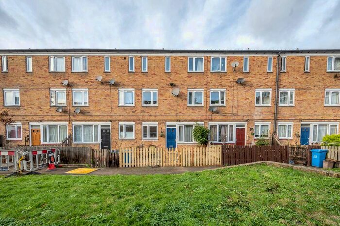 1 Bedroom Flat To Rent In Lucey Way, Bermondsey, London, SE16