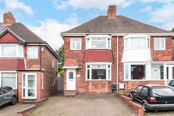 3 Bedroom Semi-Detached House For Sale In Thurlestone Road, Birmingham, West Midlands, B31