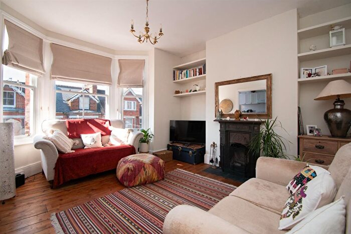 2 Bedroom Flat For Sale In Milward Road, Hastings, TN34