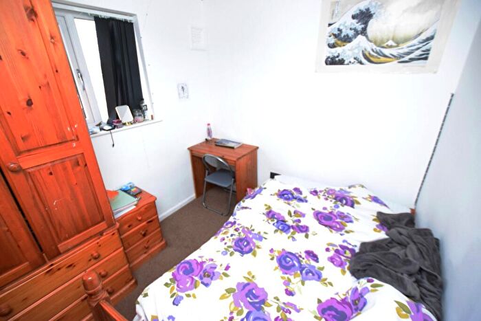 5 Bedroom Semi-Detached House To Rent In Queen Eleanor Road, Far Cotton, Northampton, NN4