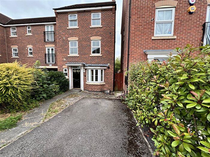 4 Bedroom Town House To Rent In Ebberton Close, Hemsworth, WF9