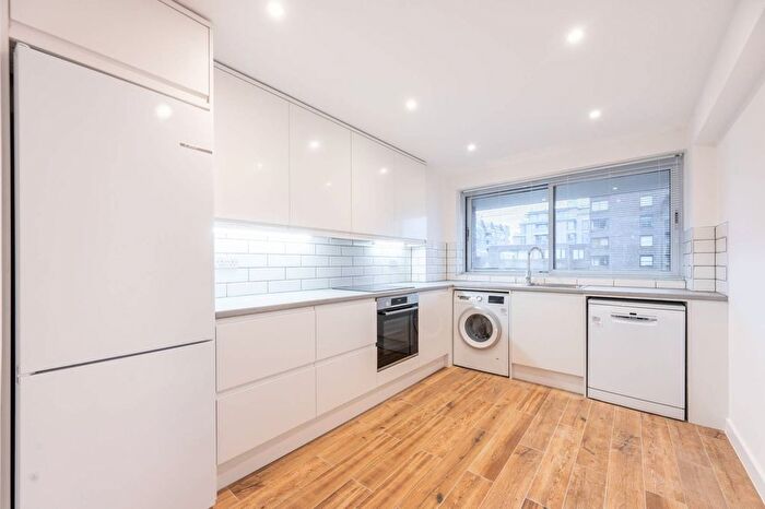 2 Bedroom Flat For Sale In Kensington Place, Hillgate Village, London, W8