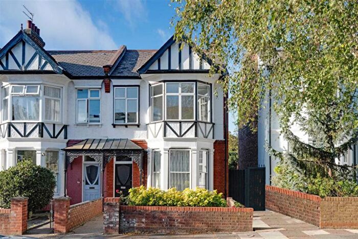 2 Bedroom Flat To Rent In Caddington Road, Cricklewood, NW2