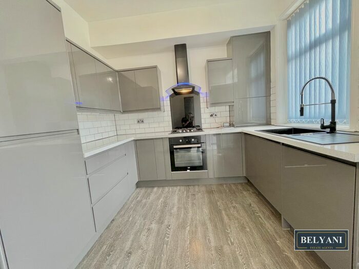 3 Bedroom Terraced House To Rent In Hastings Street, Bradford, BD5