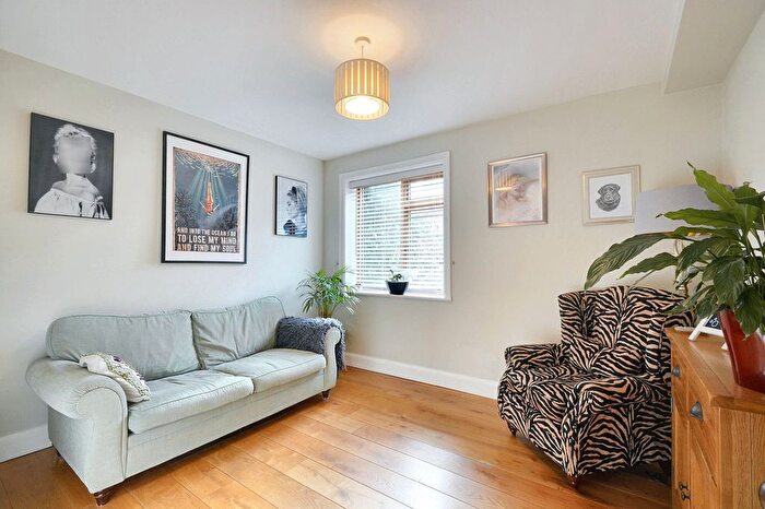 4 Bedroom Detached House For Sale In Canterbury Road, Kennington, TN25