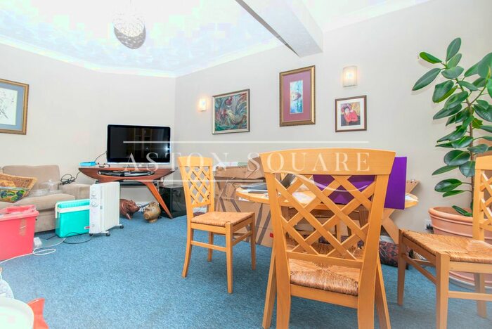 3 Bedroom Flat To Rent In Ashbourne Avenue, London, NW11