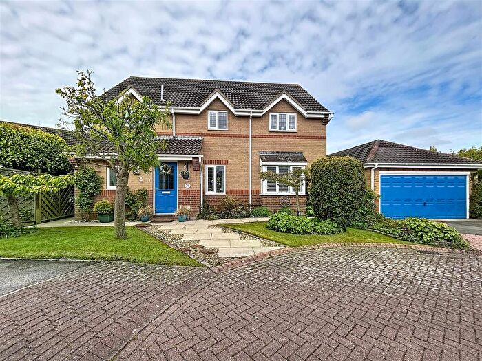 4 Bedroom Detached House For Sale In Cheyne Garth, Hornsea, HU18