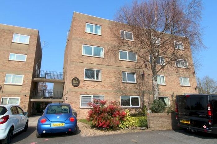 2 Bedroom Flat To Rent In Willow Walk, Bridgwater, TA6