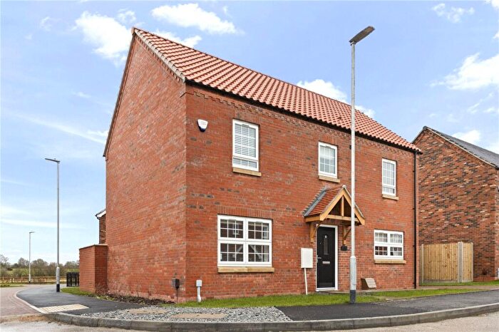 4 Bedroom Detached House For Sale In Kestrel Drive, Waltham, Grimsby, DN37