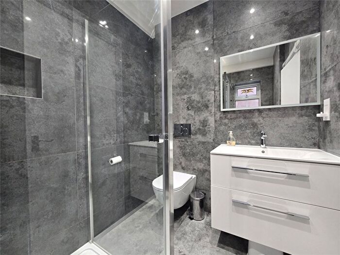 1 Bedroom Flat To Rent In Woodhall Drive, Pinner, HA5