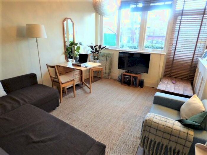 1 Bedroom Flat To Rent In Buckland Court, St John's Estates, Hoxton, N1