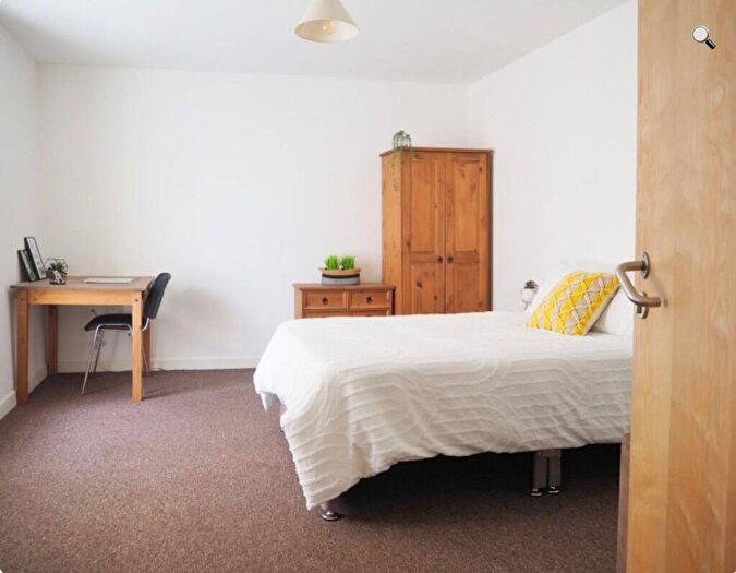 3 Bedroom Flat To Rent In Walter Road, SA1