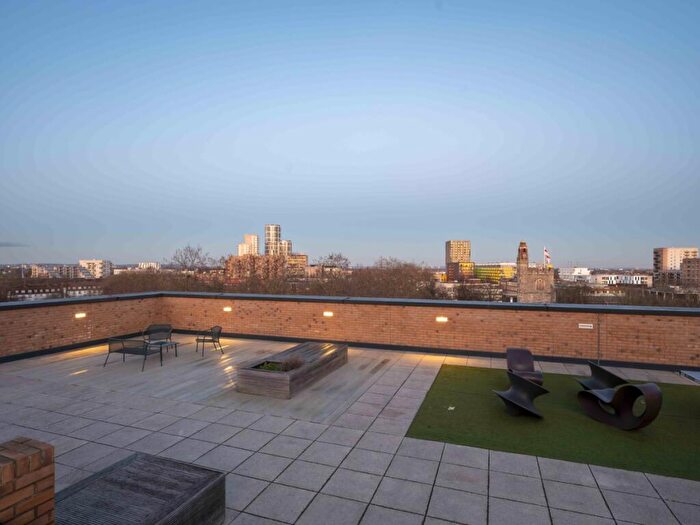 Apartment To Rent In Momento Barking, Barking Wharf Square Barking, IG11