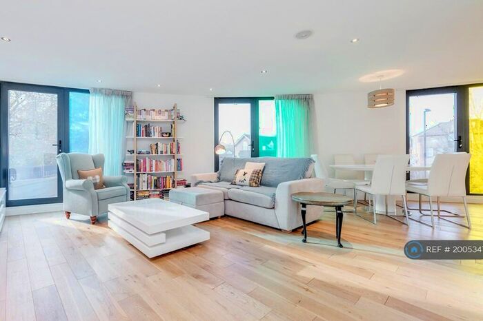 2 Bedroom Flat To Rent In Ladywell Road, London, SE13