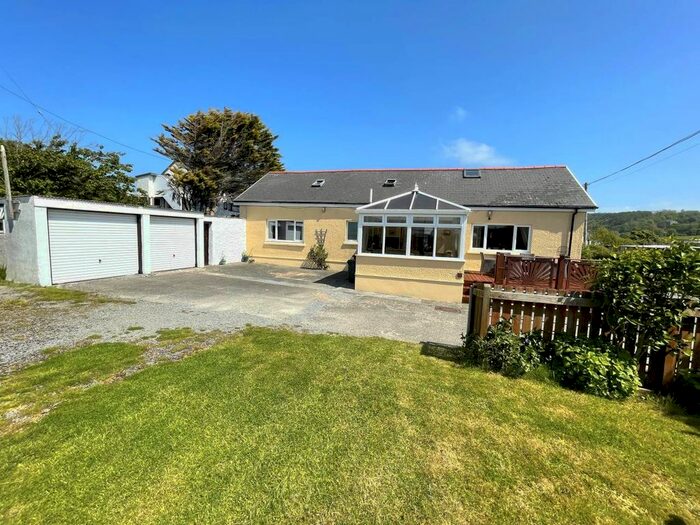 3 Bedroom Bungalow For Sale In Nantllan Bungalow, Clarach, Aberystwyth, SY23