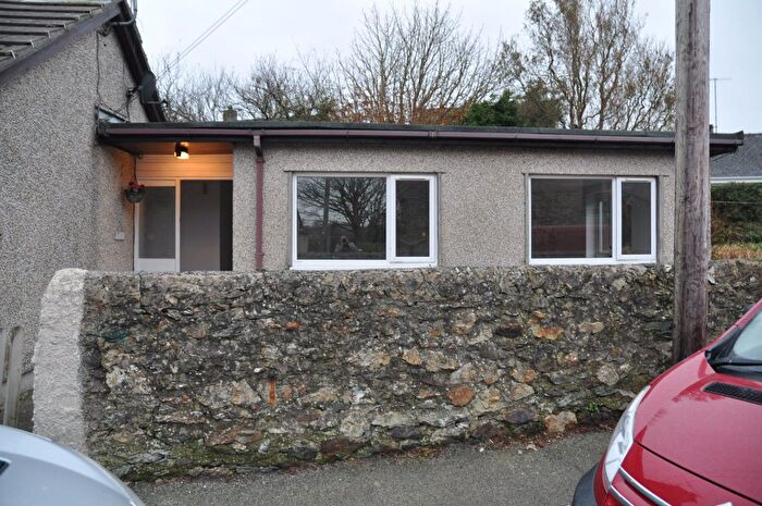 2 Bedroom Bungalow To Rent In Penysarn, LL69