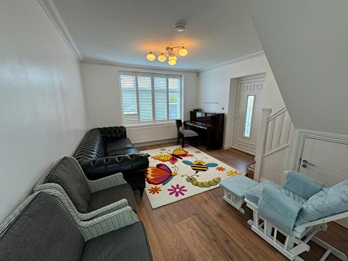 2 Bedroom Semi-Detached House To Rent In Hill Crest, Potters Bar, EN6