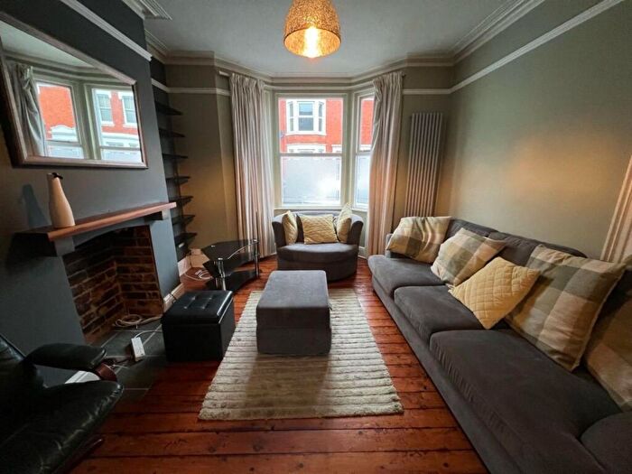 3 Bedroom Terraced House To Rent In Ashburnham Road, Northampton, NN1