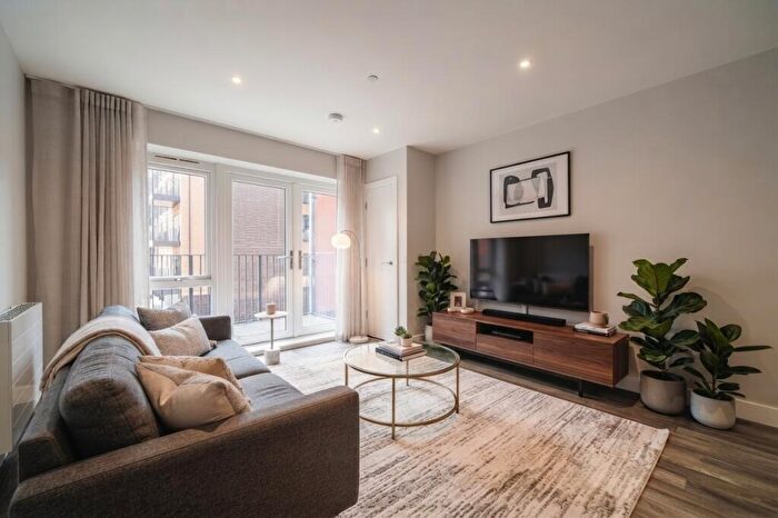 2 Bedroom Flat To Rent In Barley Close Greenhithe, DA9
