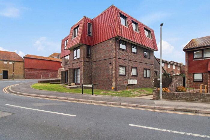 2 Bedroom Flat To Rent In Court Leet House, College Road, Seaford, BN25